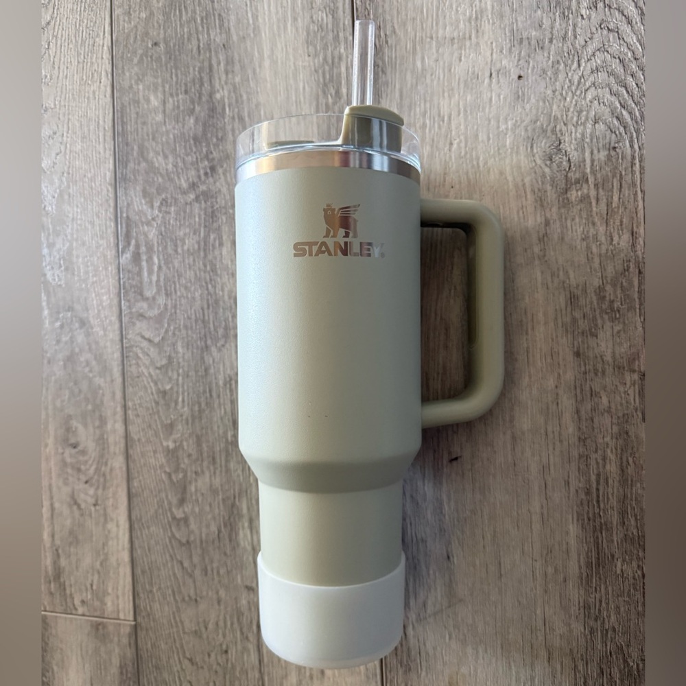 Stanley 40oz Stainless Steel H2.0 Flowstate Quencher Tumbler